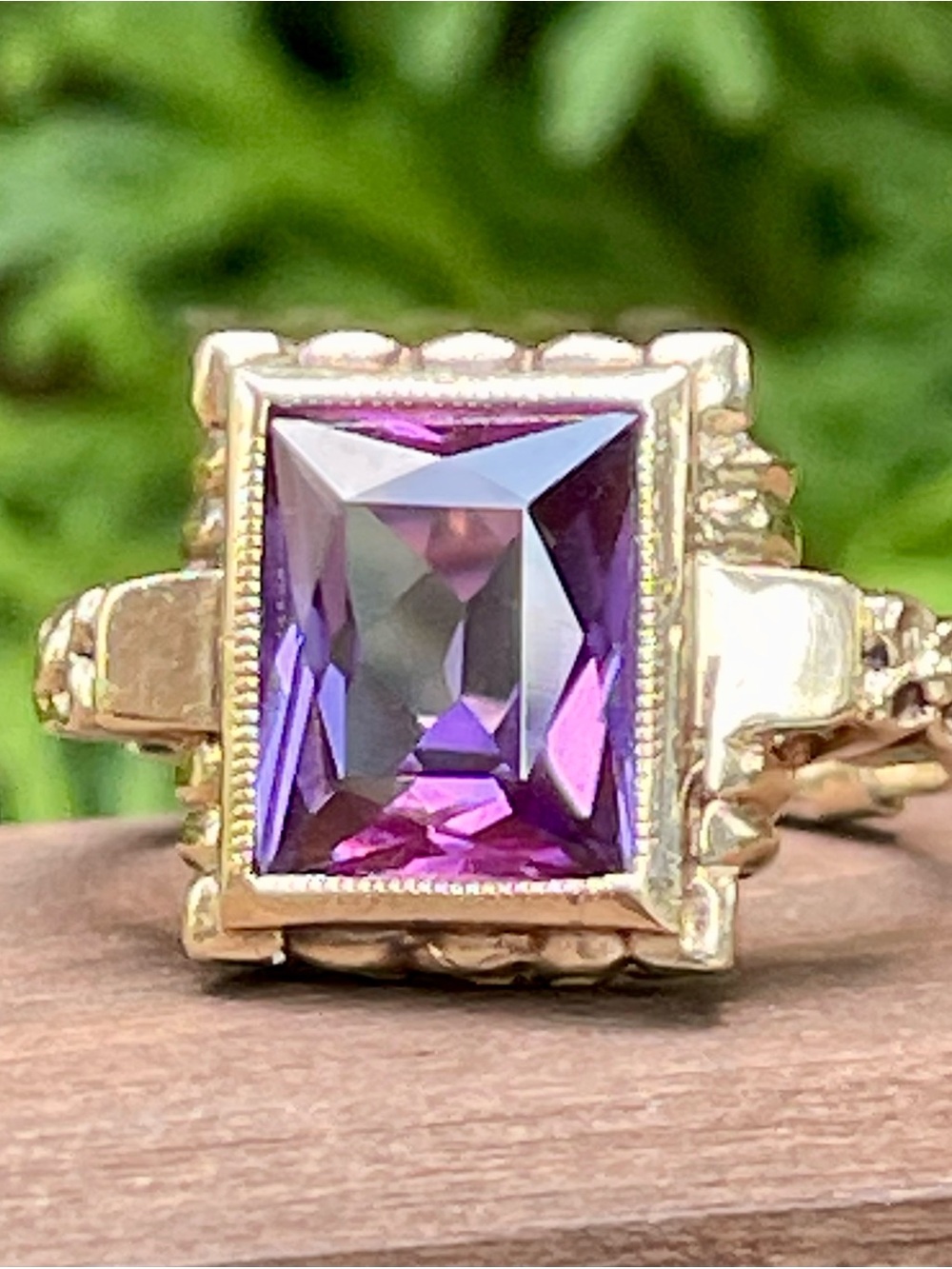 10k Gold Synthetic Sapphire colour changing 50s vintage ring stamp HAND WROUGHT!